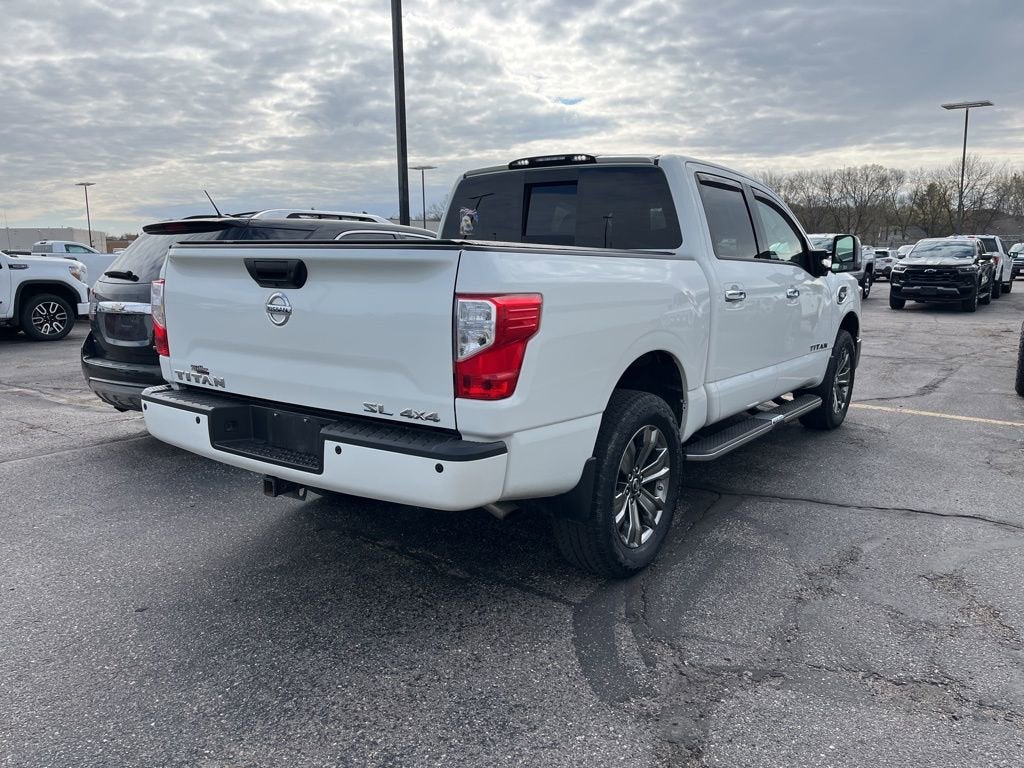2017 Nissan TITAN SL