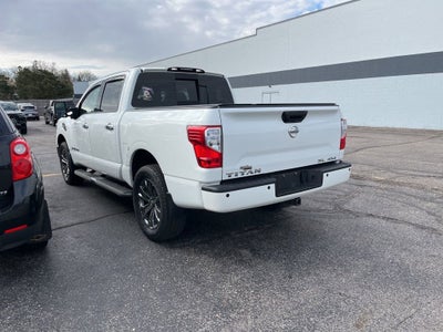 2017 Nissan TITAN SL