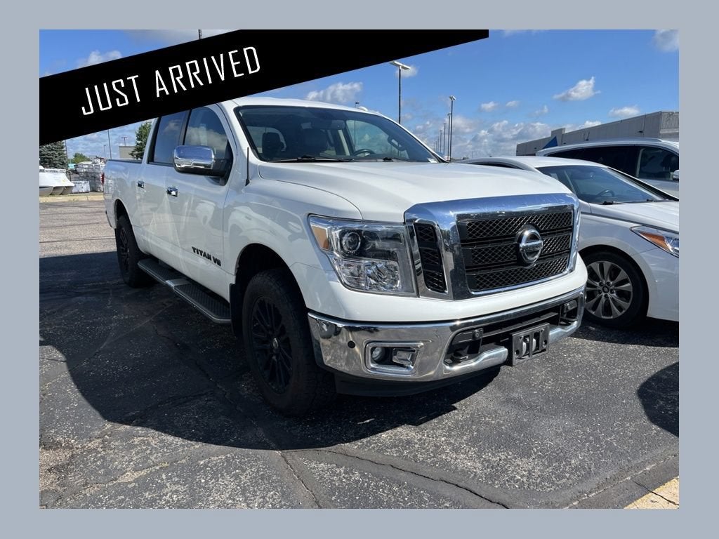 2019 Nissan TITAN SL