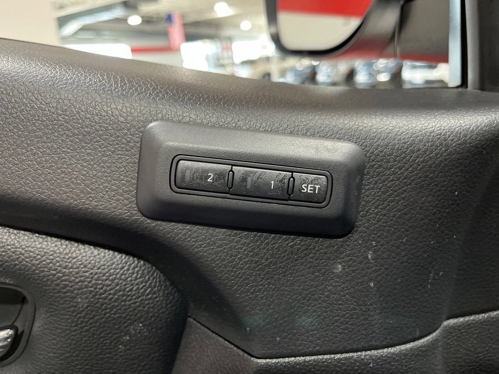 2019 Nissan TITAN SL