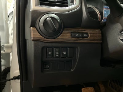 2019 Nissan TITAN SL