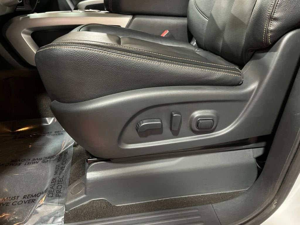 2019 Nissan TITAN SL