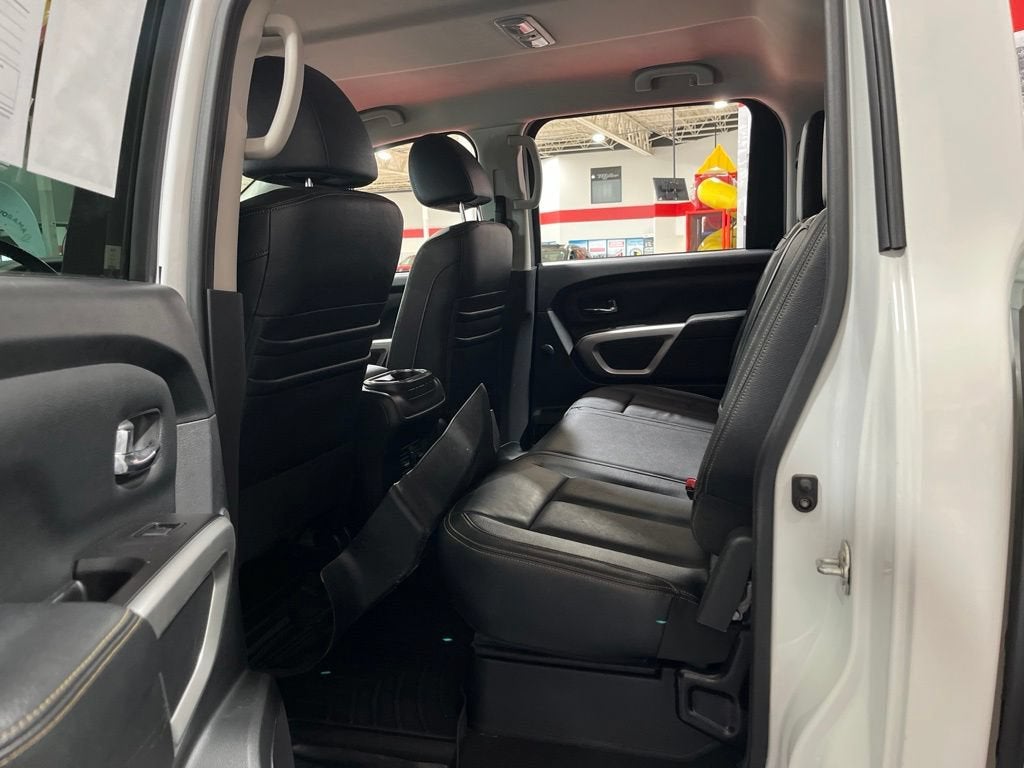 2019 Nissan TITAN SL