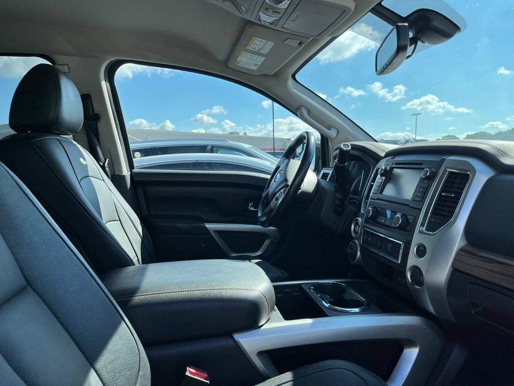 2019 Nissan TITAN SL