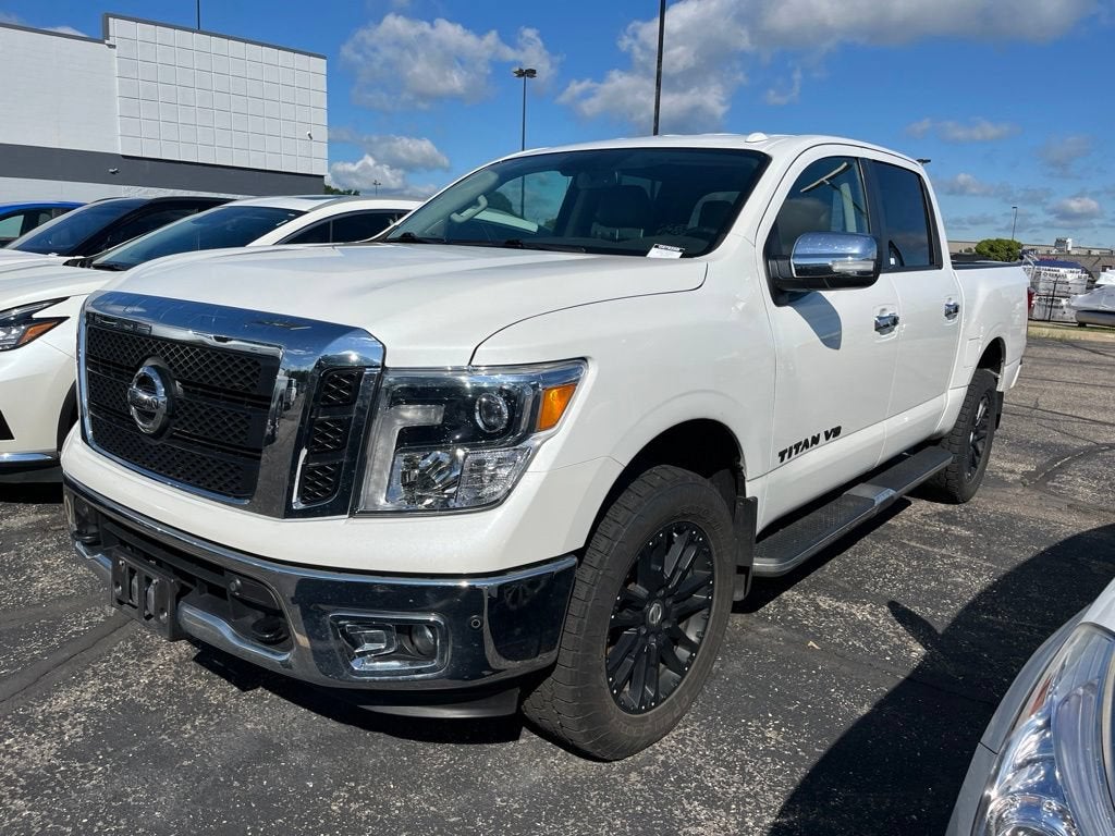 2019 Nissan TITAN SL