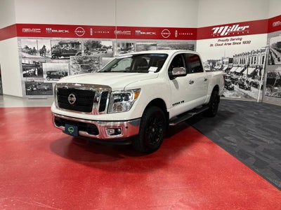 2019 Nissan TITAN SL