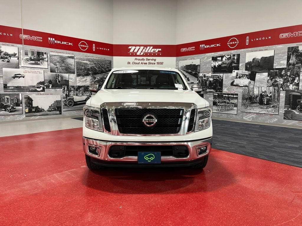 2019 Nissan TITAN SL