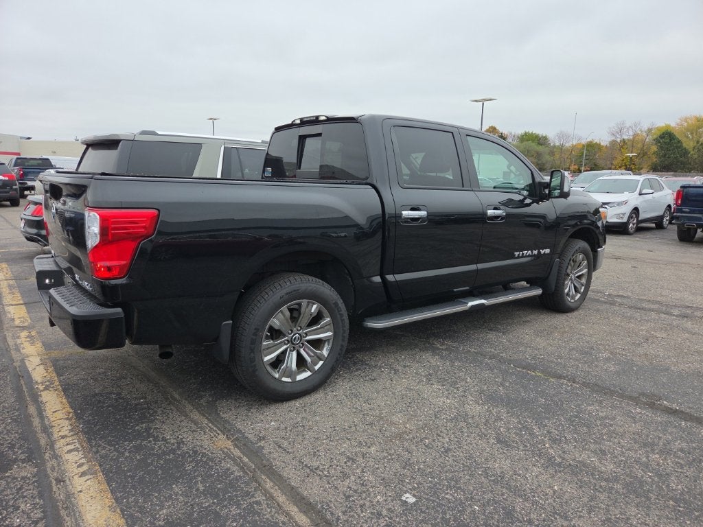 2019 Nissan TITAN SL
