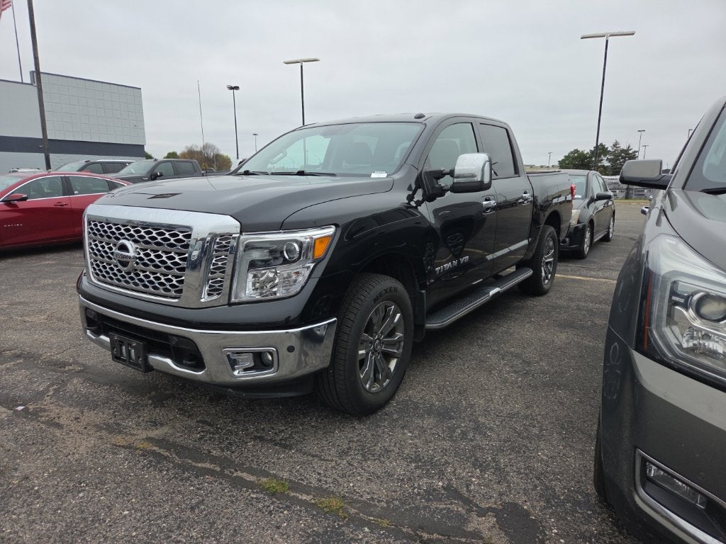 2019 Nissan TITAN SL
