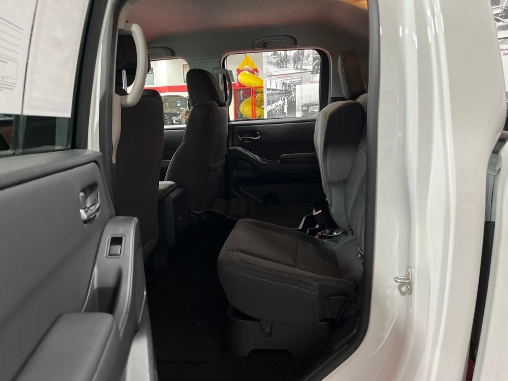 2023 Nissan Frontier Crew Cab SV 4x4