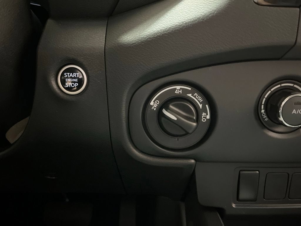 2023 Nissan Frontier Crew Cab SV 4x4