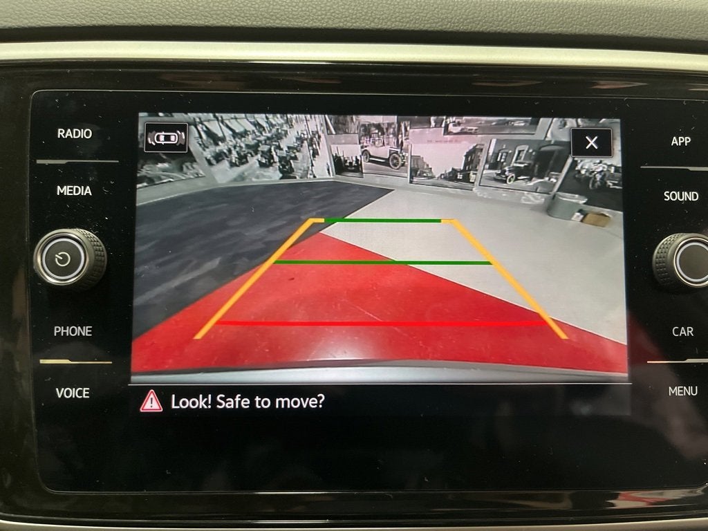 2022 Volkswagen Atlas 3.6L V6 SE w/Technology