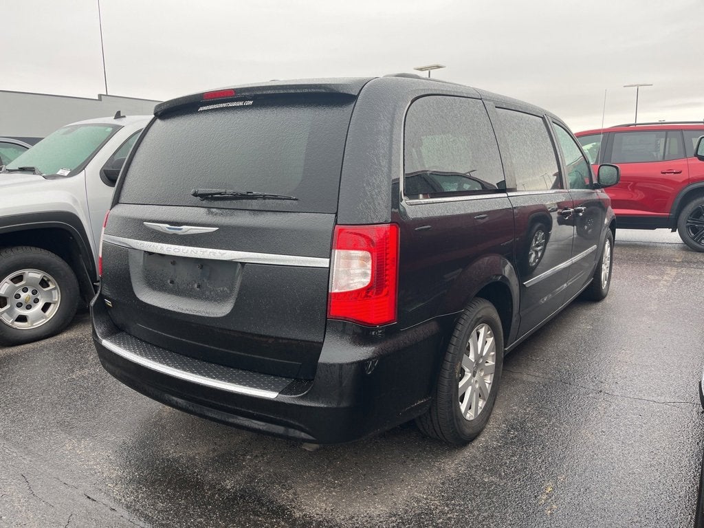 2016 Chrysler Town & Country Touring
