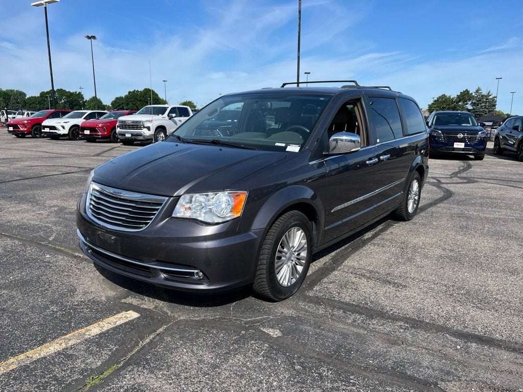 2015 Chrysler Town & Country Touring-L