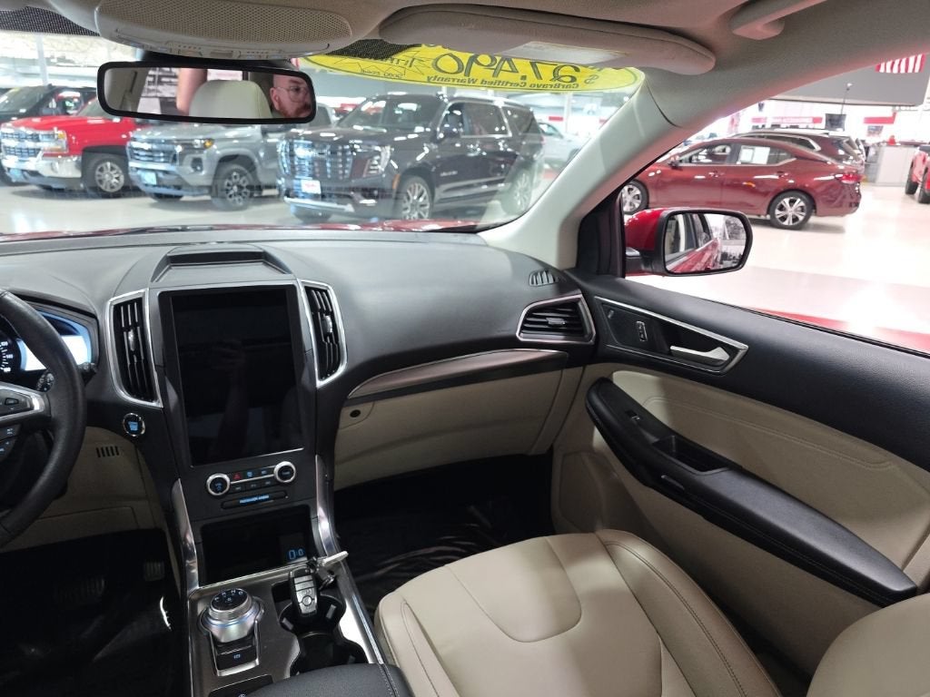 2022 Ford Edge Titanium