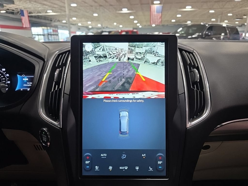 2022 Ford Edge Titanium