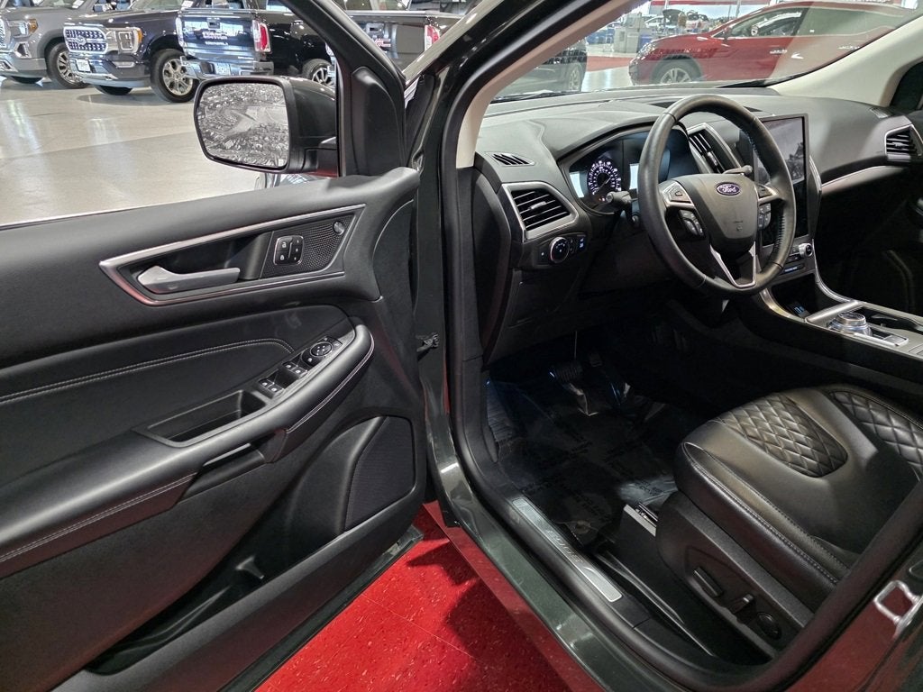 2023 Ford Edge Titanium
