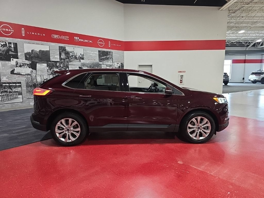 2022 Ford Edge Titanium
