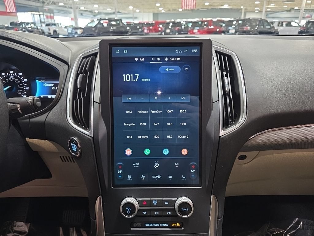 2022 Ford Edge Titanium
