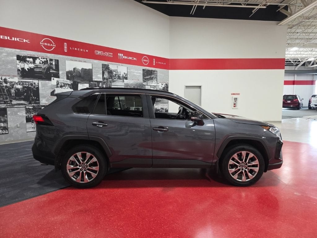 2019 Toyota RAV4 XLE Premium