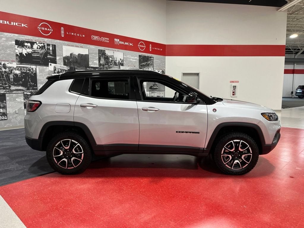 2025 Jeep Compass Trailhawk