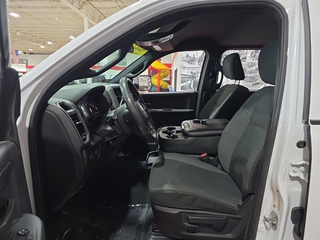 2022 RAM 3500 Tradesman Crew Cab 4x4 6'4" Box