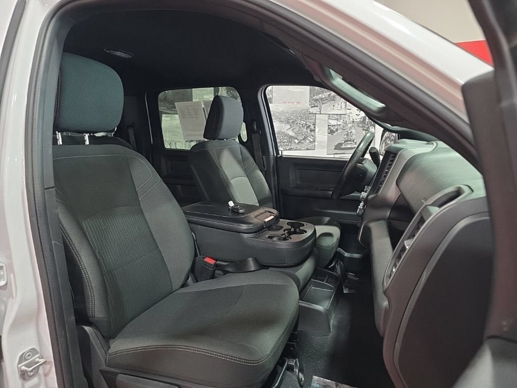 2022 RAM 3500 Tradesman Crew Cab 4x4 6'4" Box