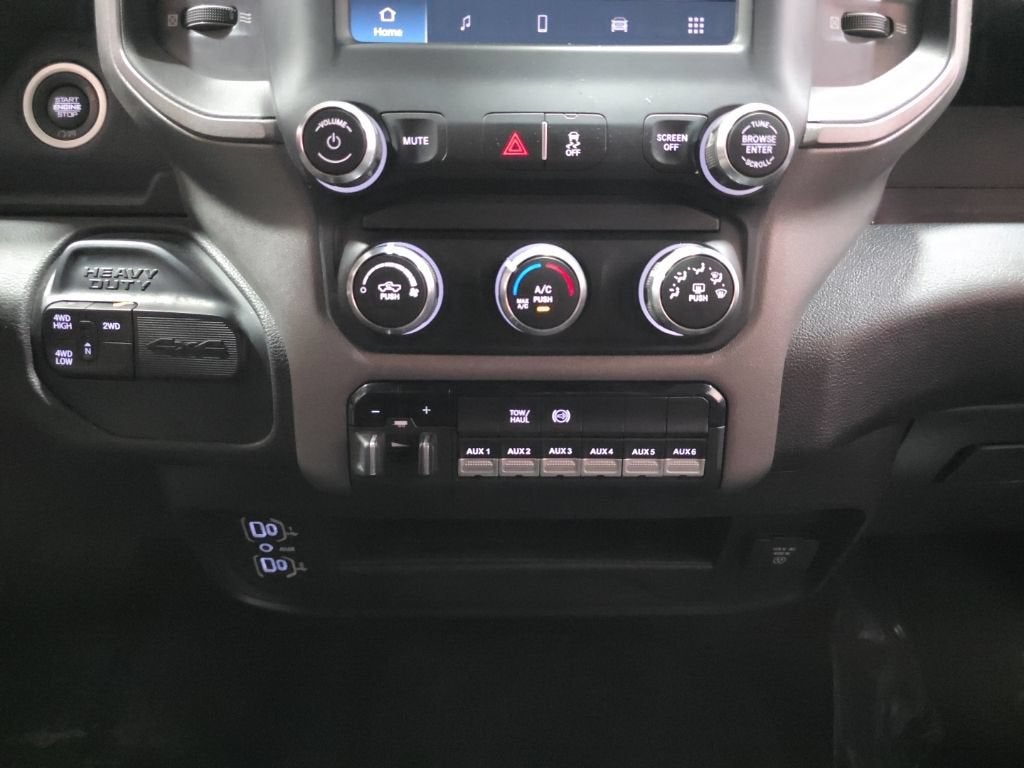 2022 RAM 3500 Tradesman Crew Cab 4x4 6'4" Box