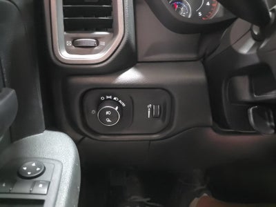 2022 RAM 3500 Tradesman Crew Cab 4x4 6'4" Box