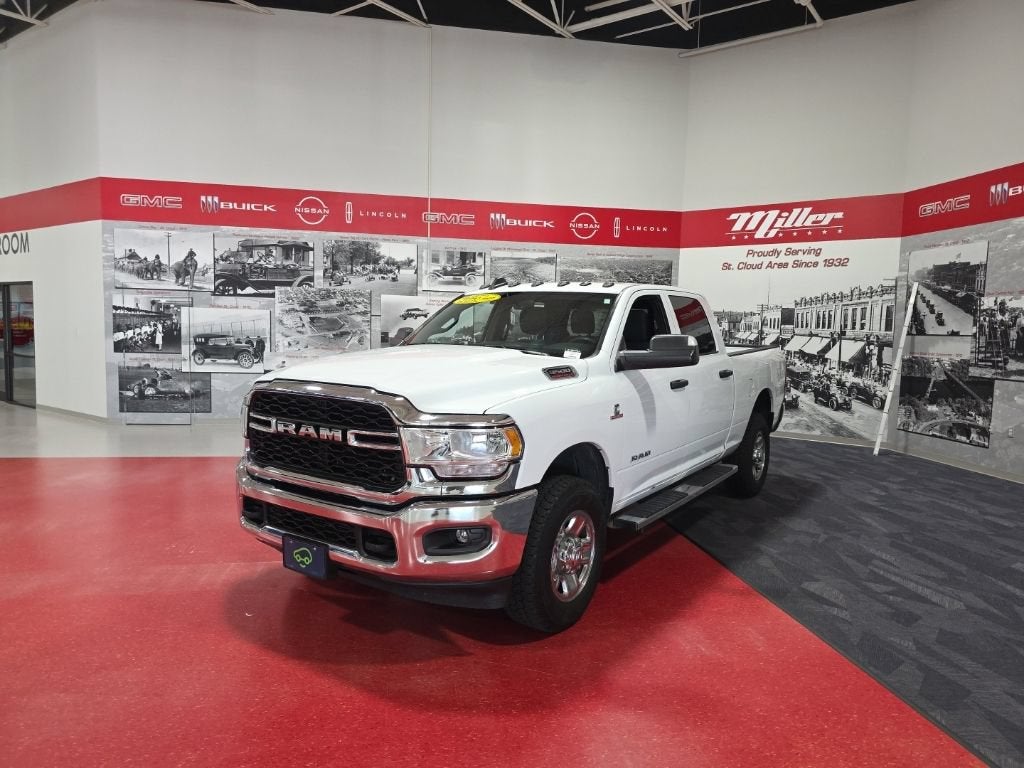 2022 RAM 3500 Tradesman Crew Cab 4x4 6'4" Box