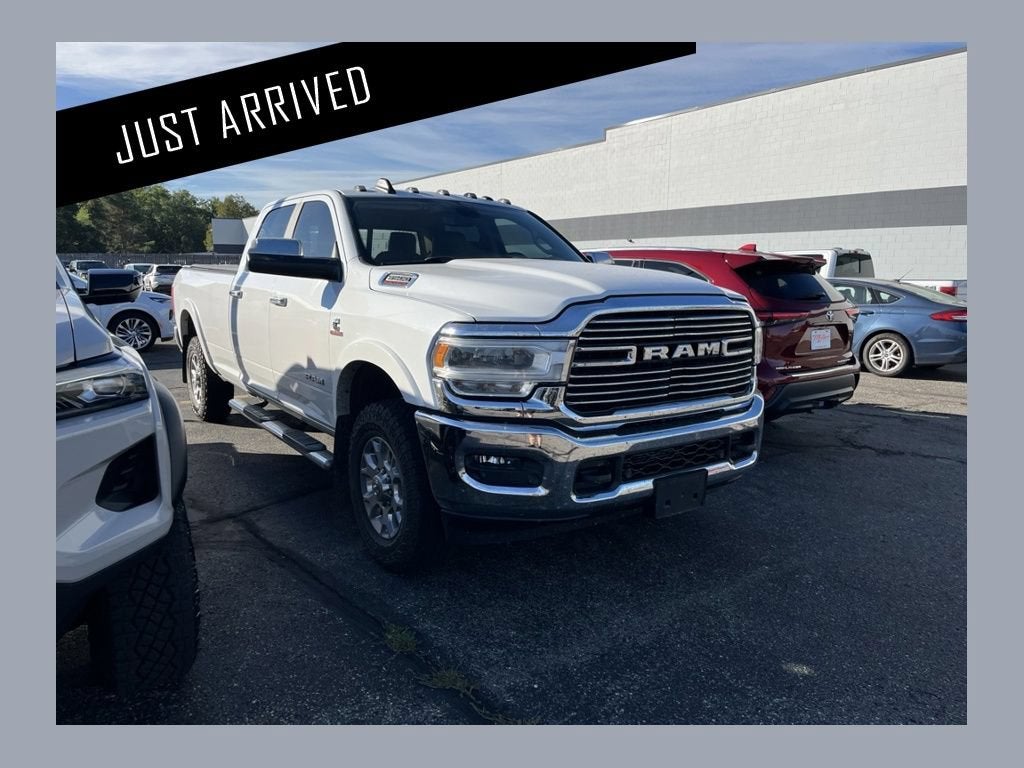2019 RAM 3500 Laramie Crew Cab 4x4 8' Box