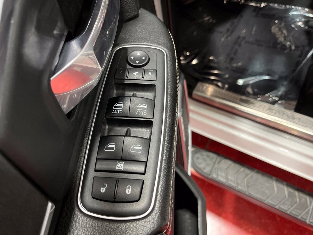 2019 RAM 3500 Laramie Crew Cab 4x4 8' Box