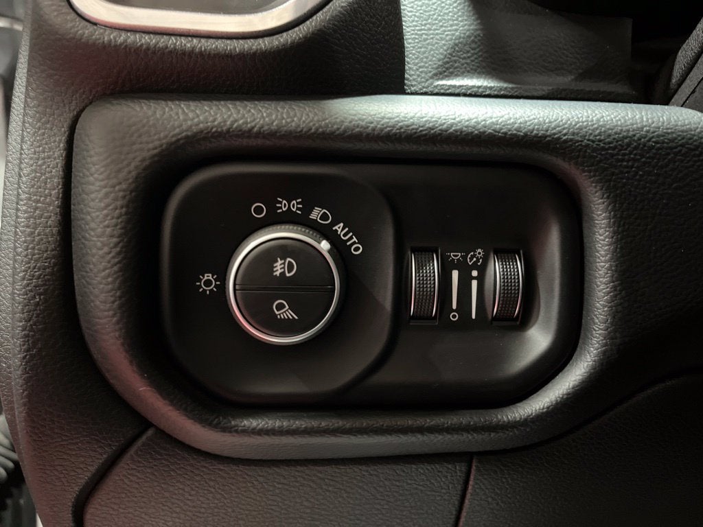 2019 RAM 3500 Laramie Crew Cab 4x4 8' Box