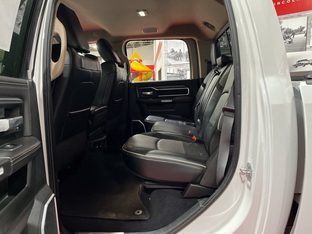 2019 RAM 3500 Laramie Crew Cab 4x4 8' Box