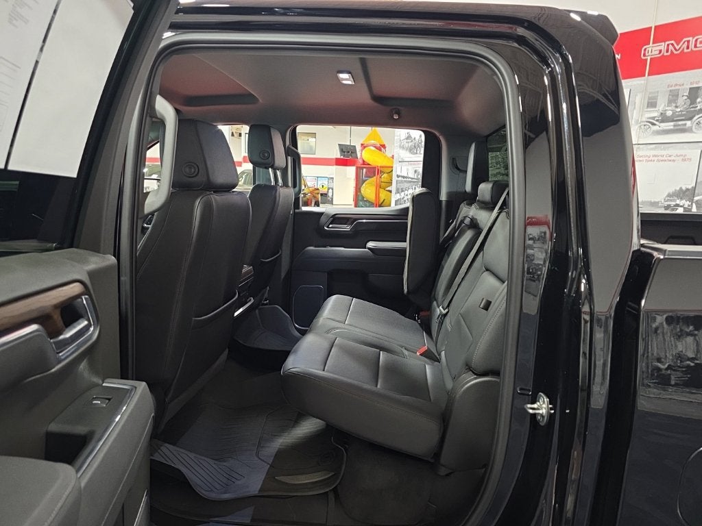 2025 GMC Sierra 1500 SLT