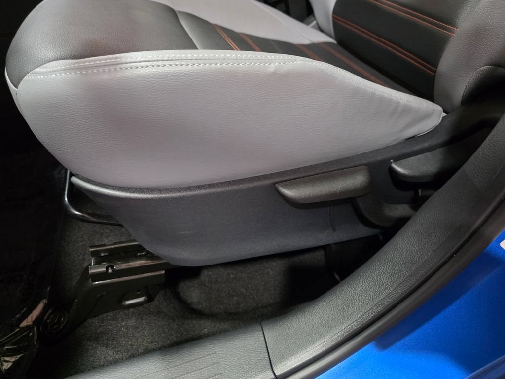 2023 Nissan Kicks SR Xtronic CVT