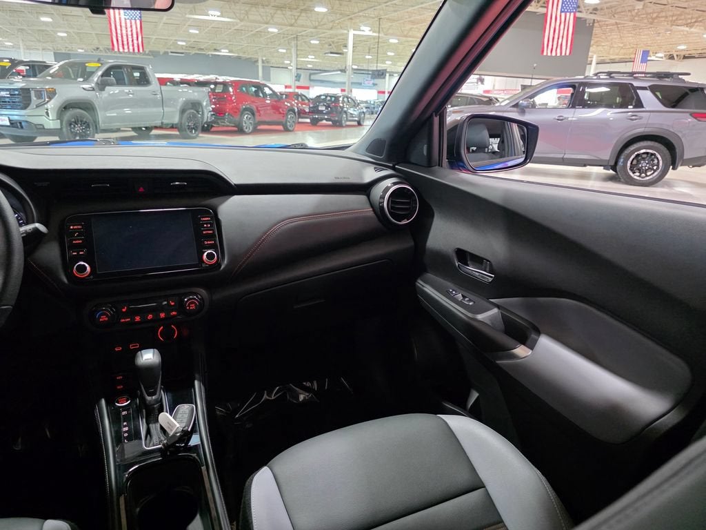 2023 Nissan Kicks SR Xtronic CVT