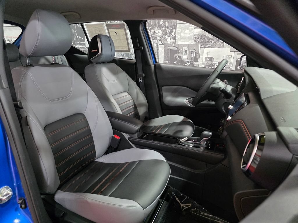 2023 Nissan Kicks SR Xtronic CVT