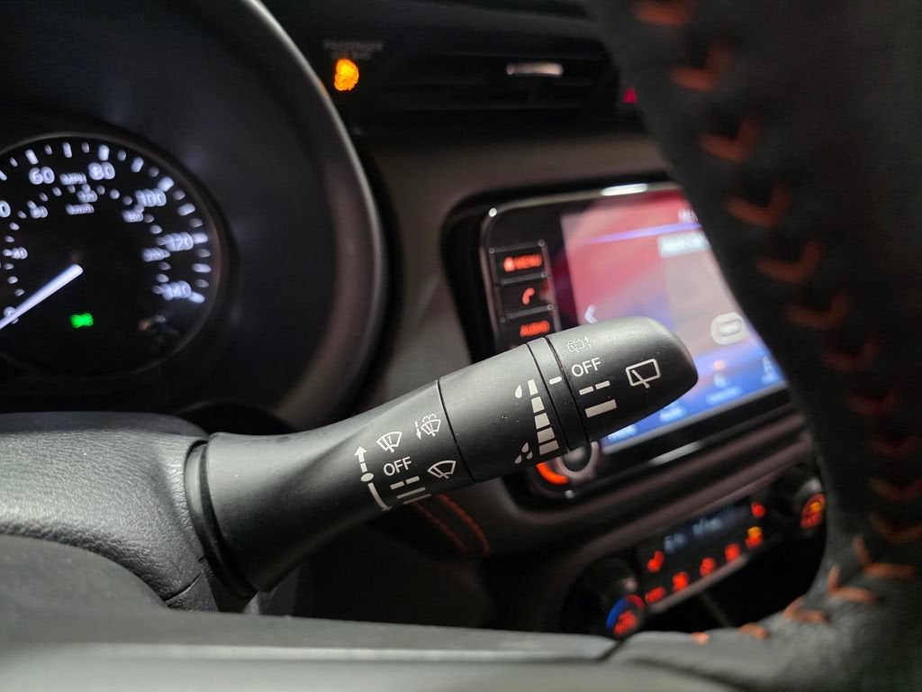 2023 Nissan Kicks SR Xtronic CVT