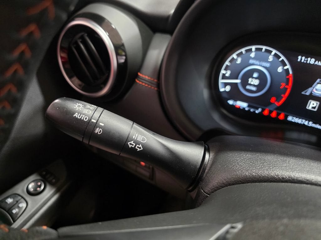 2023 Nissan Kicks SR Xtronic CVT