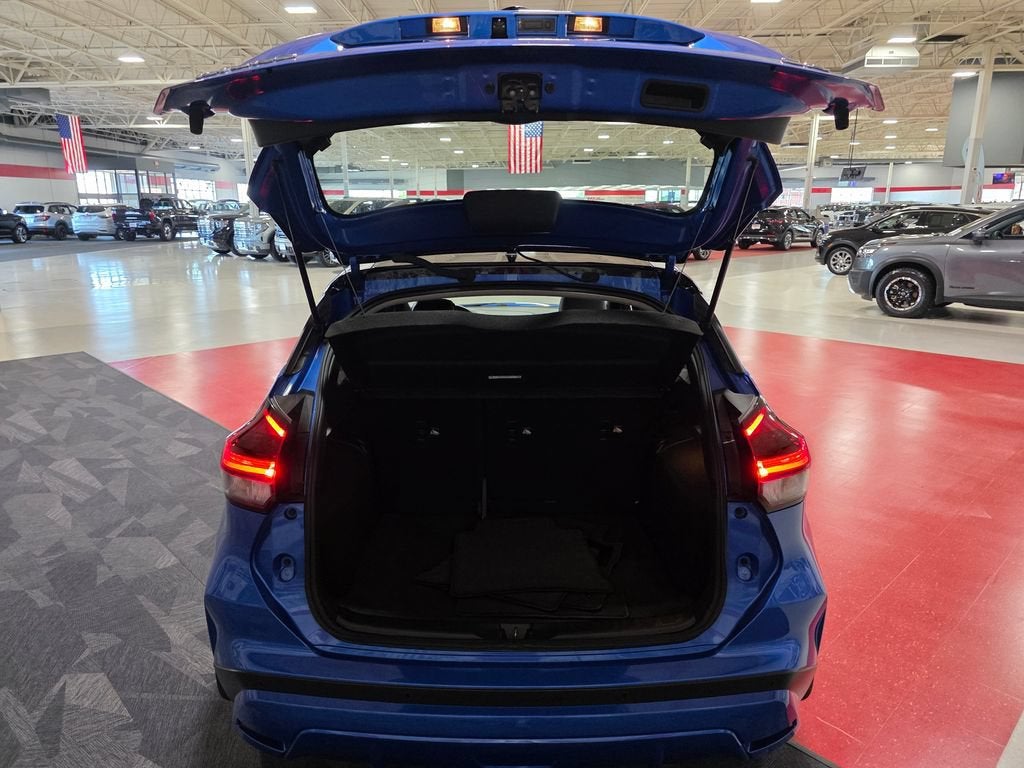 2023 Nissan Kicks SR Xtronic CVT