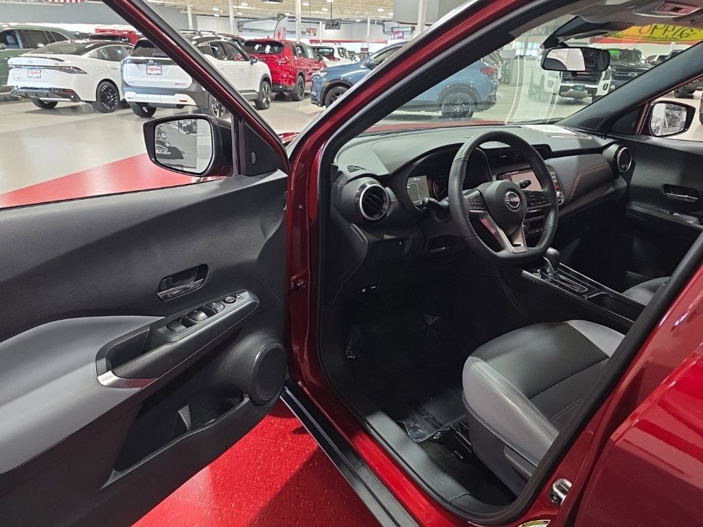 2024 Nissan Kicks SR Xtronic CVT