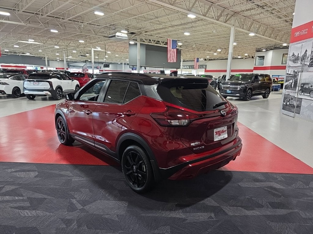 2024 Nissan Kicks SR Xtronic CVT