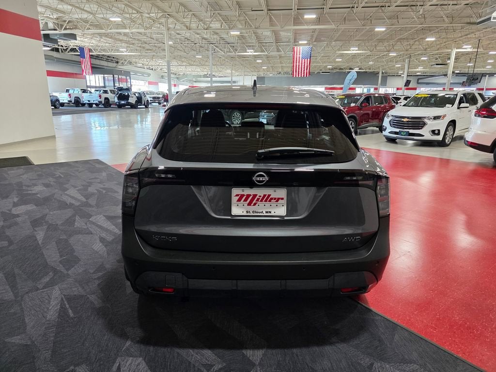 2025 Nissan Kicks S