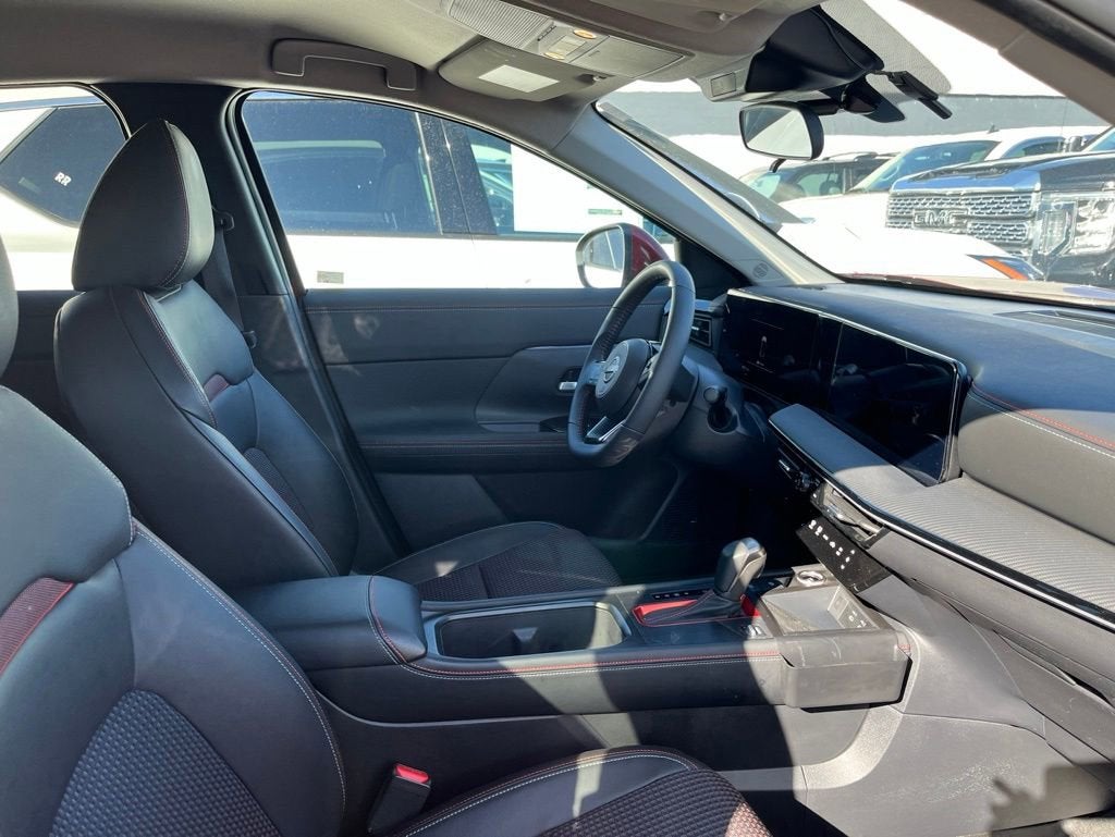 2025 Nissan Kicks SR Intelligent AWD