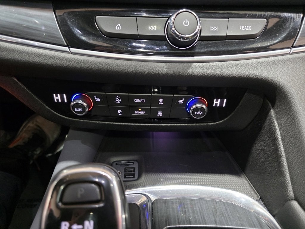 2020 Buick Enclave Essence