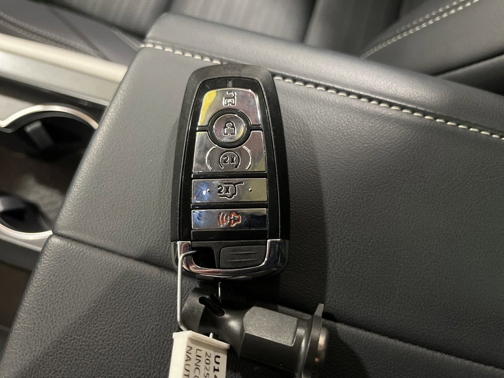 2025 Lincoln Nautilus Reserve