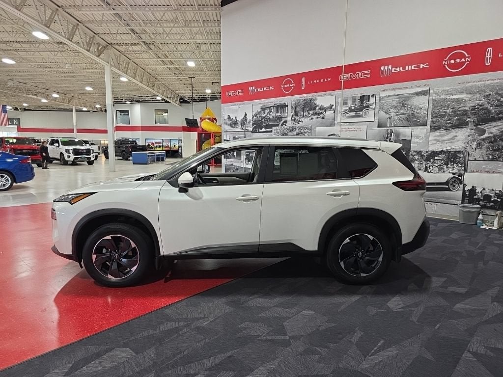 2022 Nissan Rogue SV Intelligent AWD