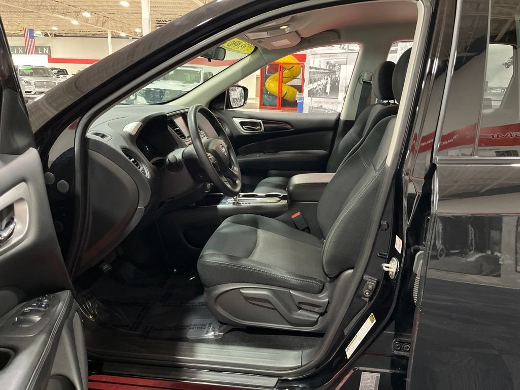 2019 Nissan Pathfinder S