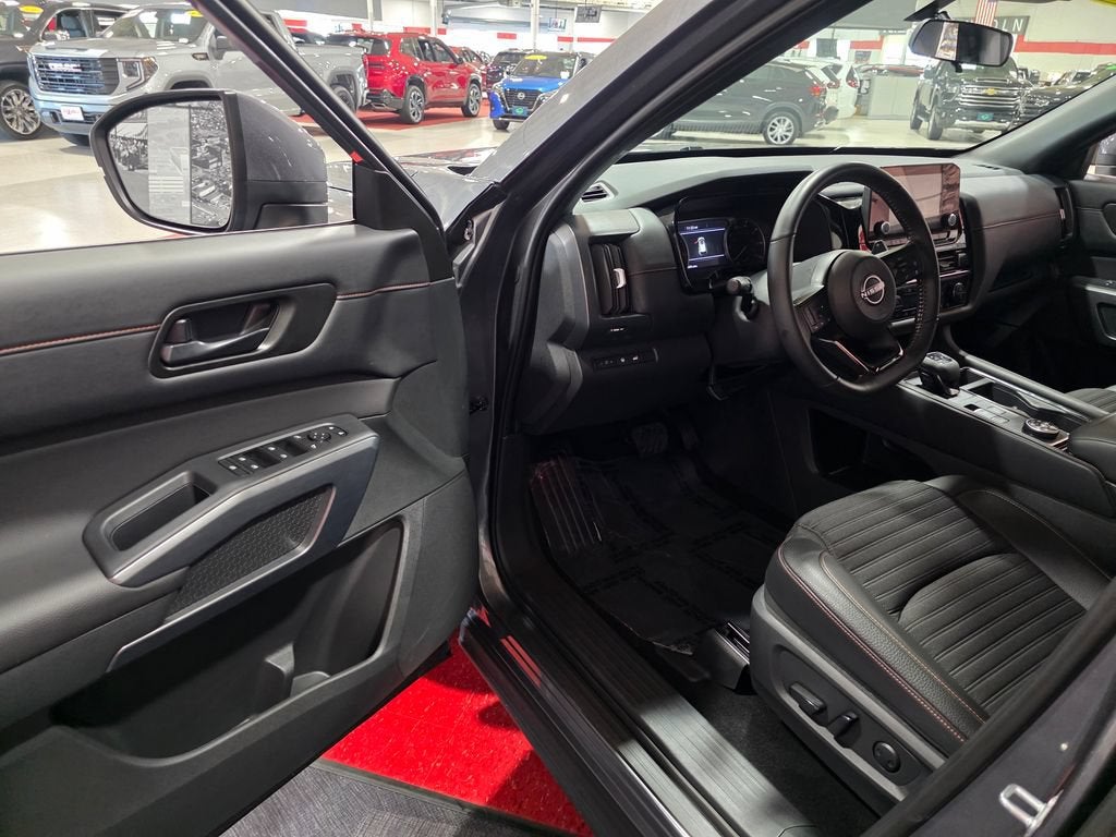 2025 Nissan Pathfinder Rock Creek 4WD